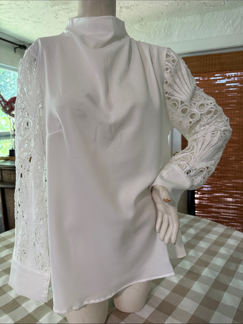 Women’s White Lace-Sleeve Blouse